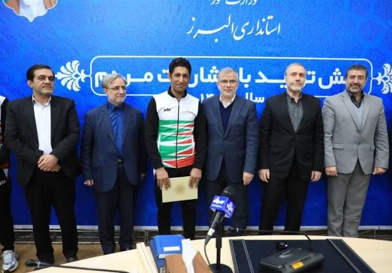 تجلیل از قهرمانان البرزی تیم ملی دوچرخهسواری